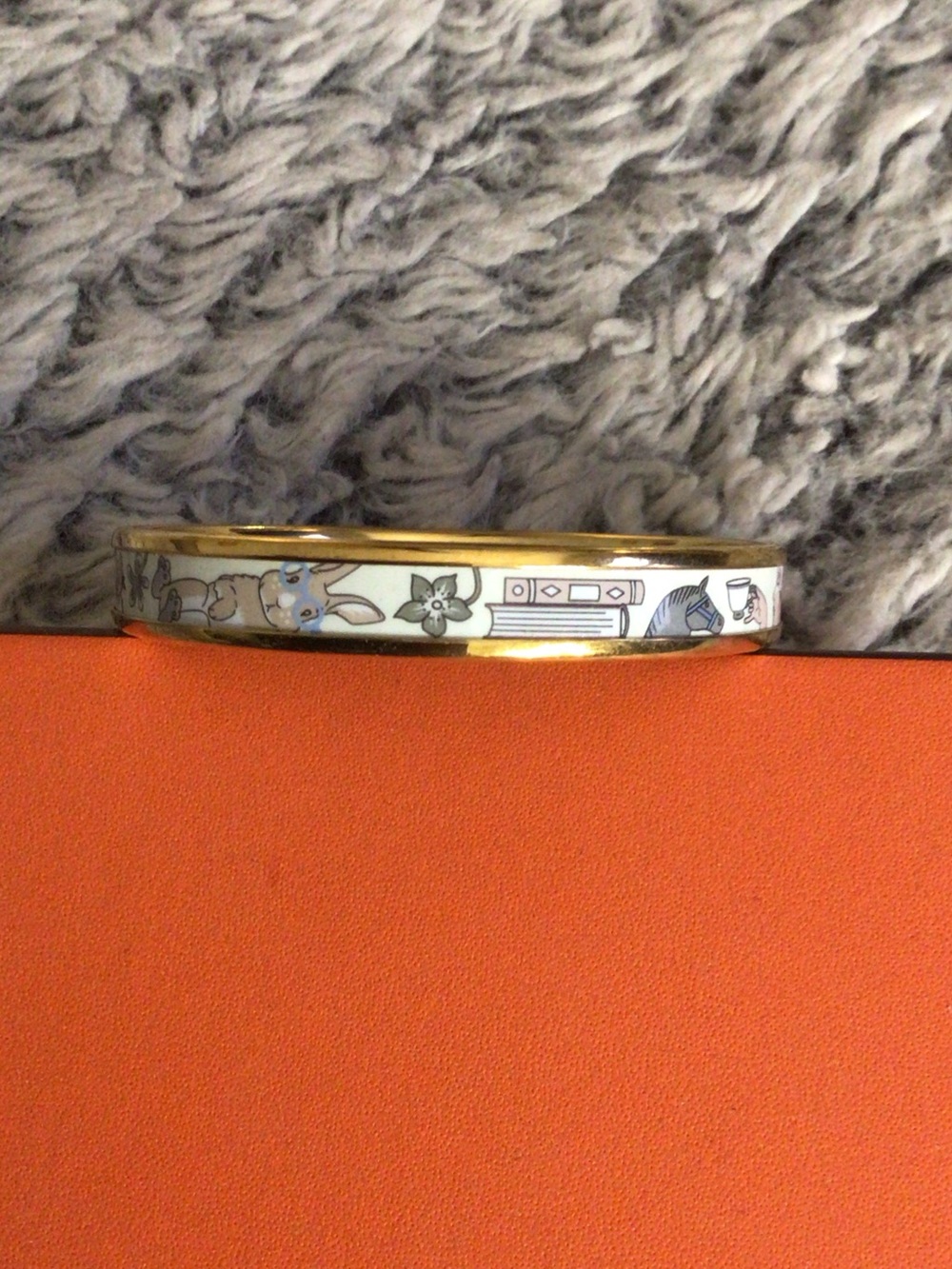 Designer Inspo Enamel Bangle - Picture 4 of 7
